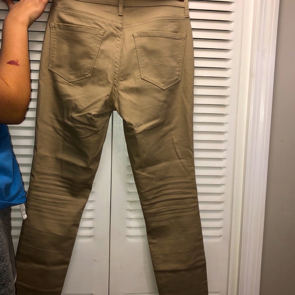 Arrow pastel tan jagging’s, size 4, like new